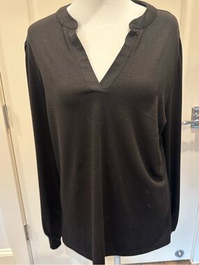 Black Long-Sleeve V-Neck soft cotton top